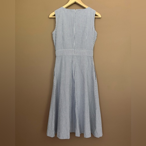 {Talbots} Sleeveless Seersucker Fit & Flare Midi Dress in Blue & White - Size 4 - Picture 4 of 8